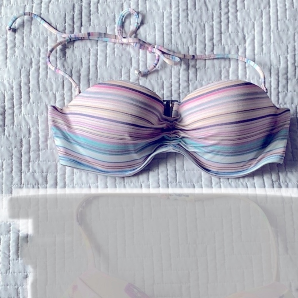 Victoria’s Secret bikini top 32C- EUC